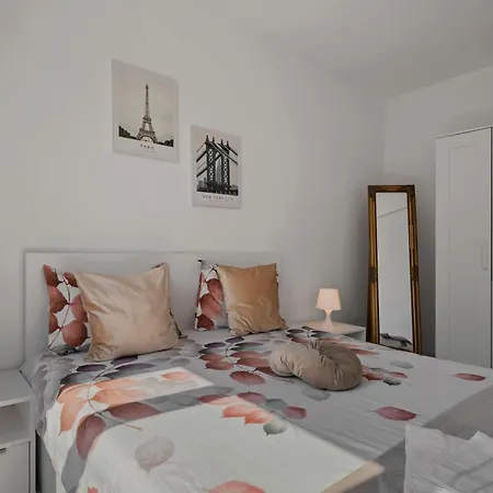 Quiet Ruby Horizon Apartament