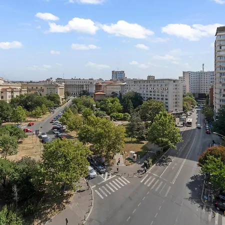 Quiet Ruby Horizon Bucarest