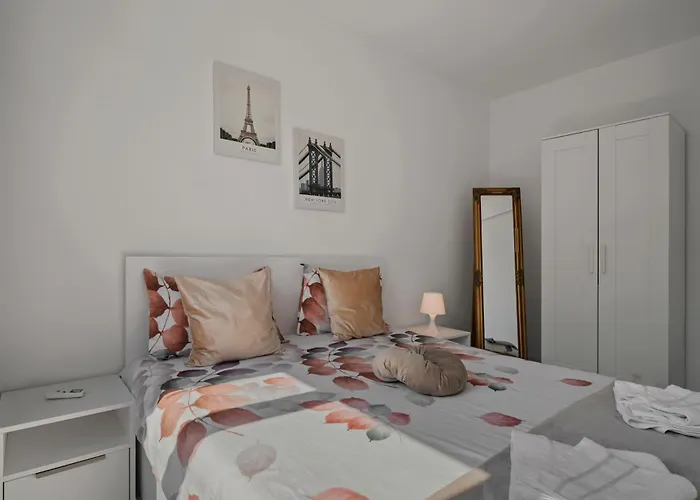 Quiet Ruby Horizon Apartament