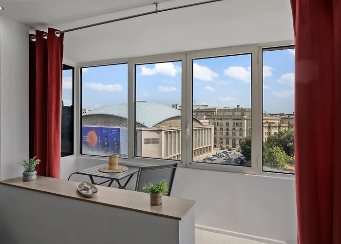 Quiet Ruby Horizon *